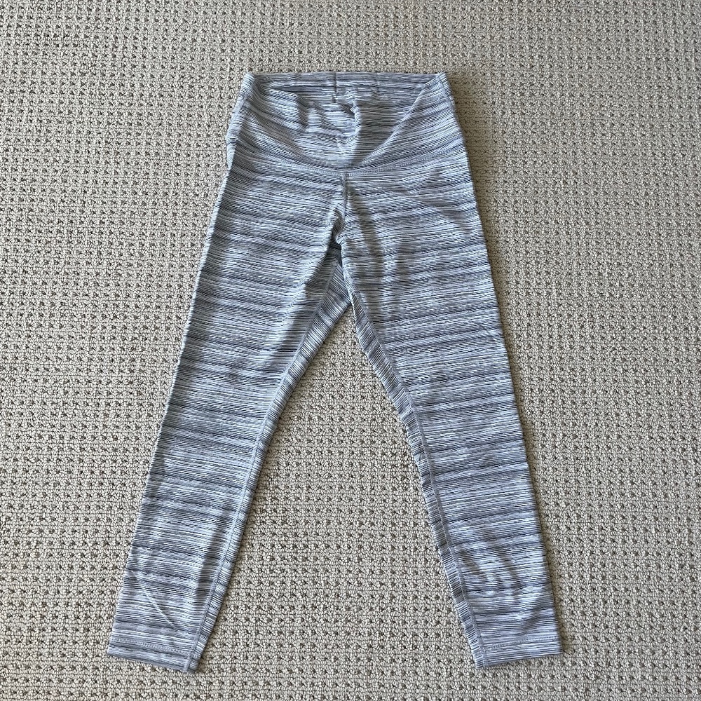 Lululemon leggings in grey, white and black stripes. In great condition!